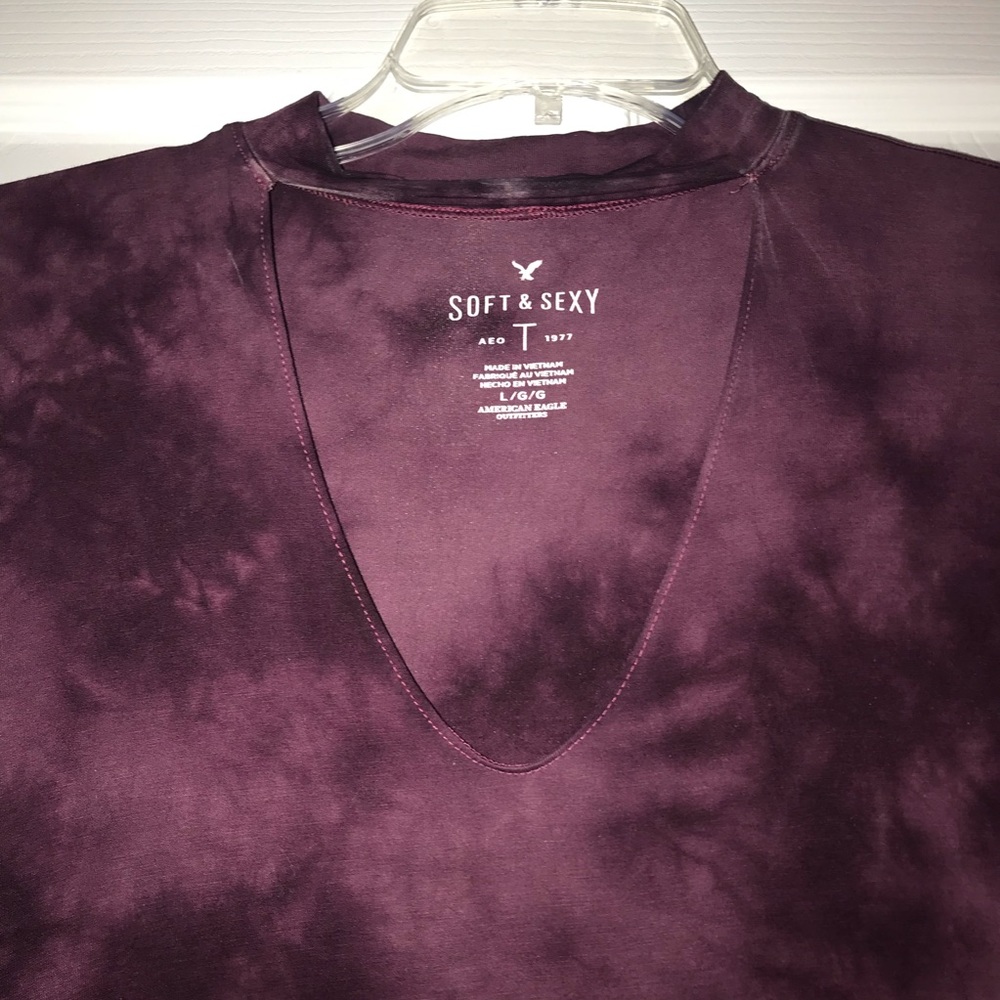 American Eagle purple V neck T-shirt